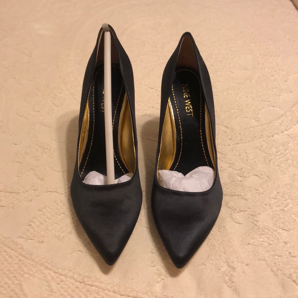 Nine West black satin pumps 6 1/2 New Out of Box